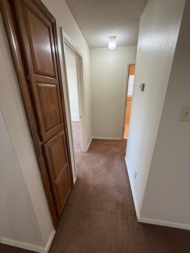 Building Photo - 2302 Brookhaven Dr