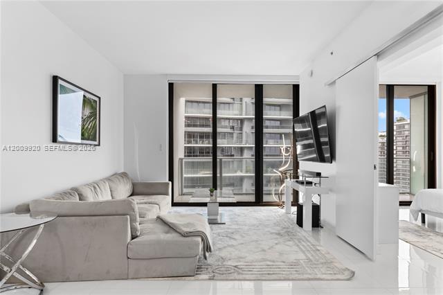 Building Photo - 1010 Brickell Ave