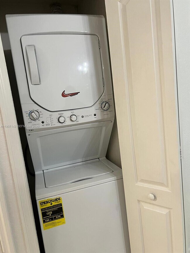 Building Photo - 17710 NW 73rd Ave