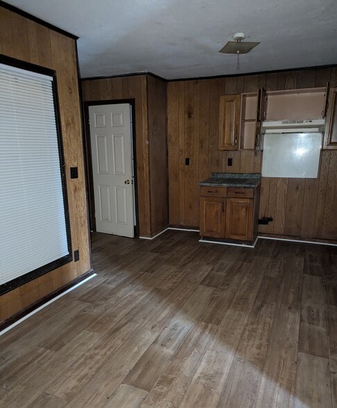 kitchen - 408 Heard Ave