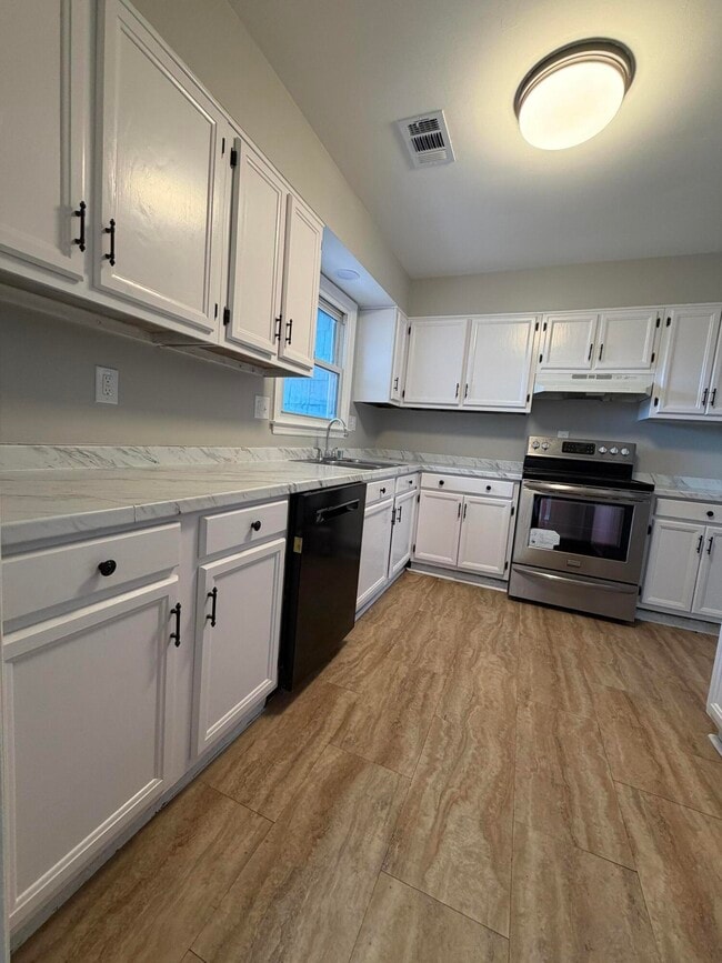 Building Photo - 321 Hightower Rd