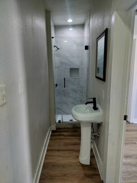 Building Photo - 1321 35th St