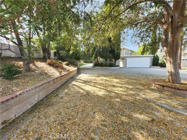 Building Photo - 5165 Pearblossom Dr