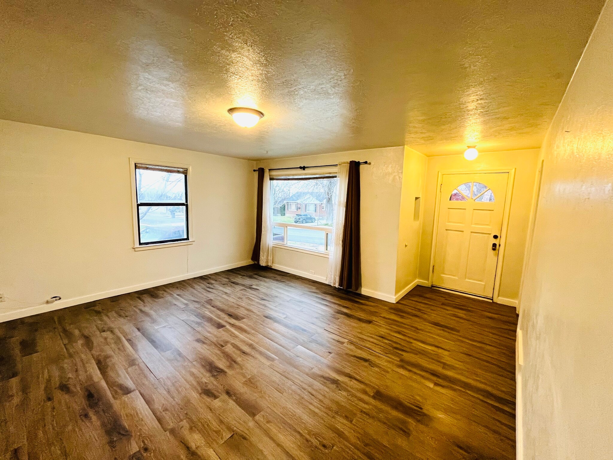 Building Photo - 170 E 1100 S