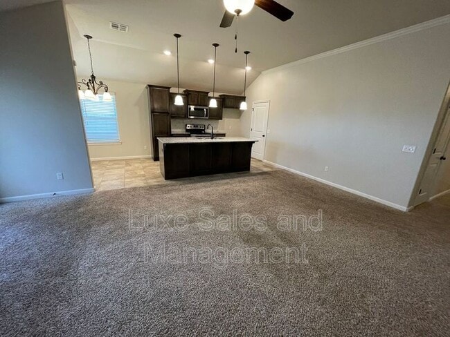 Building Photo - 9501 Ashford Dr