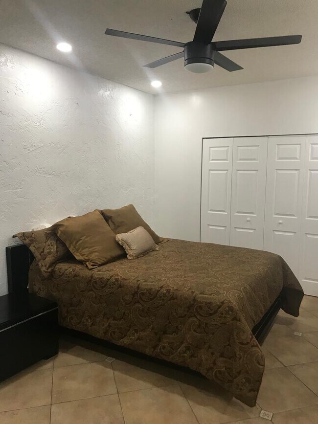 Building Photo - 13861 SW 102nd Terrace