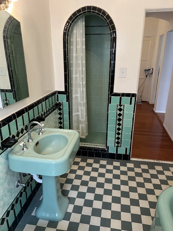 Building Photo - 419 Cloverdale Ave