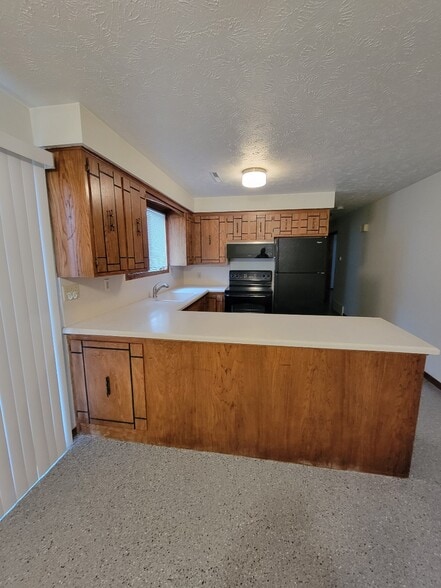 Primary Photo - 211 W Glenmore Dr