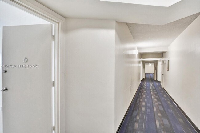 Building Photo - 1351 NE Miami Gardens Dr