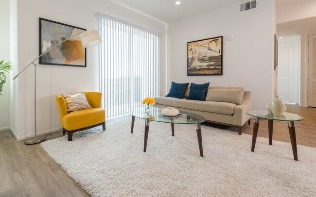 Building Photo - Verdara Glendale