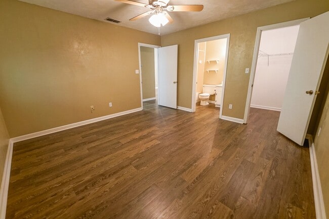 Building Photo - 2380 Hartsfield Way