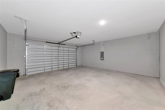 Building Photo - 12712 Cades Bay Cir