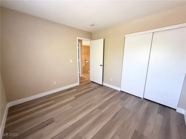 Building Photo - 2613 Pinerock St