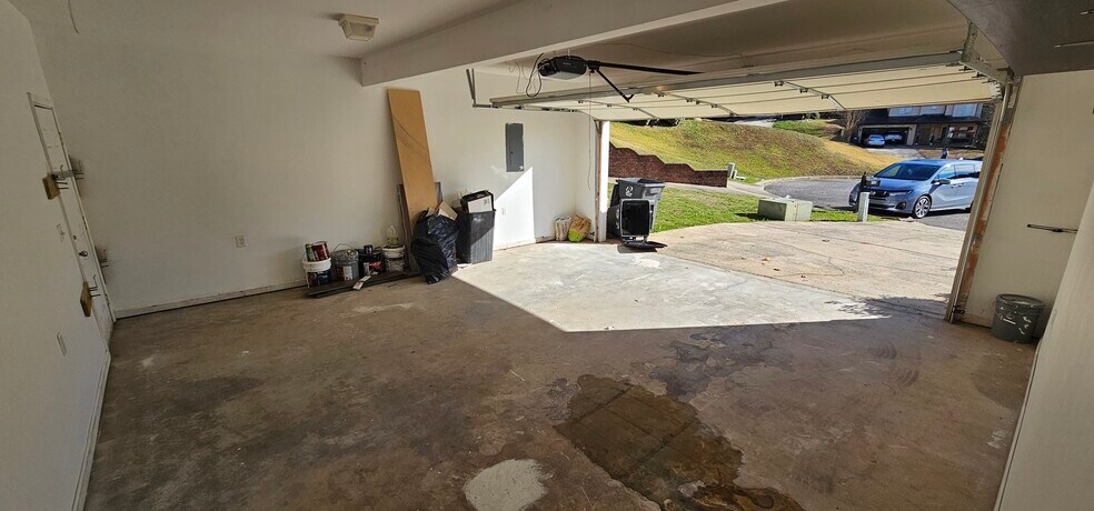 Building Photo - 5109 Marie Cir