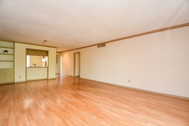 Building Photo - 6533 Bayou Glen Rd