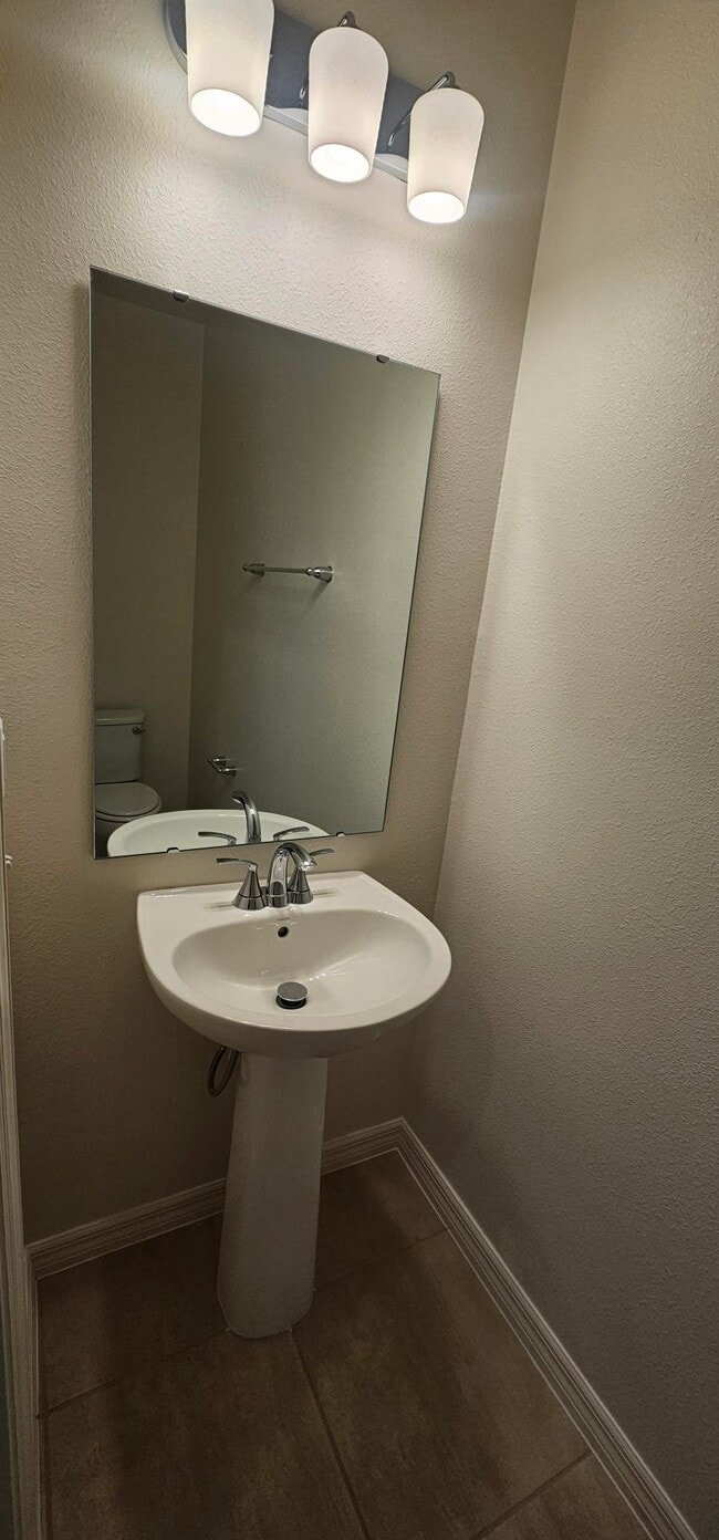 Building Photo - 2766 Raindrop Run St