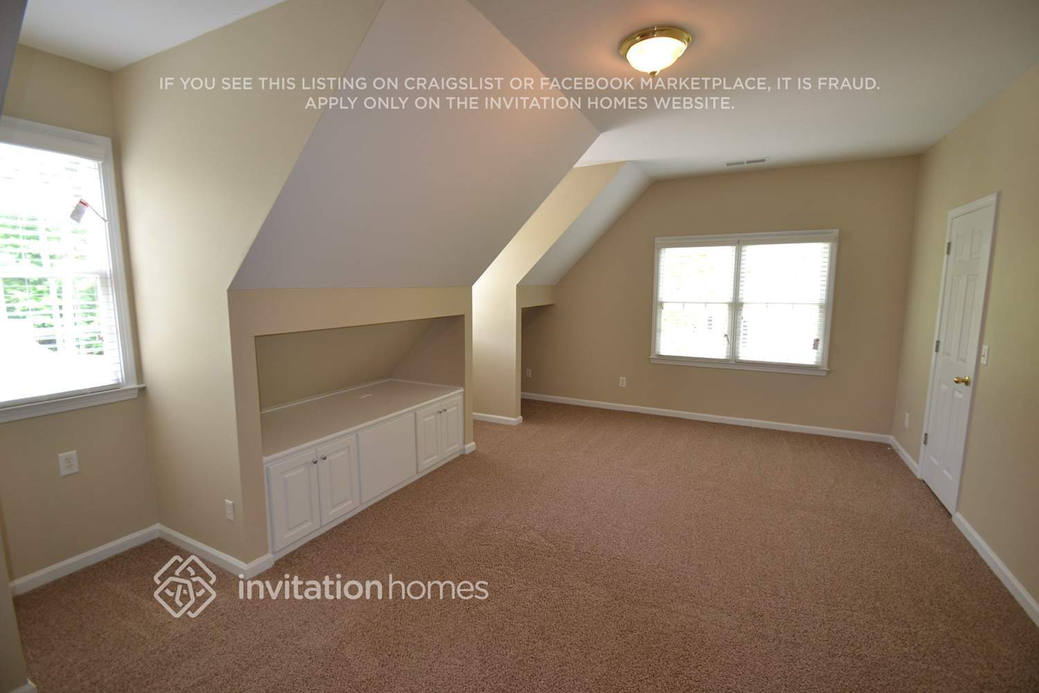 Building Photo - 844 Biscayne Way NW