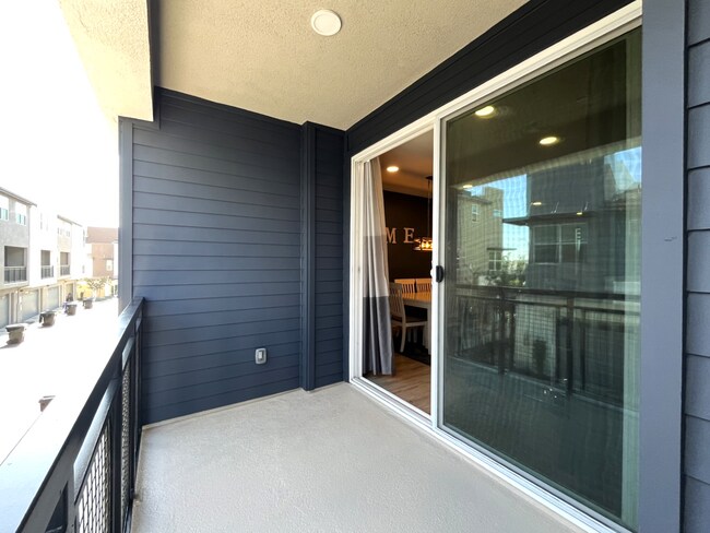 Building Photo - 3 bed, 4 bath located in Rancho Cucamonga!