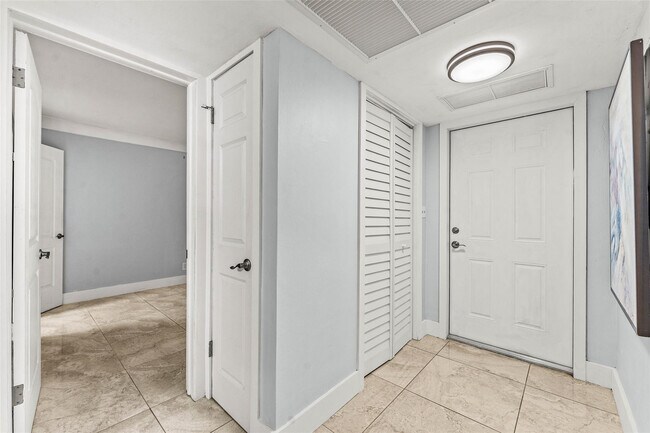 Building Photo - 4502 N Federal Hwy