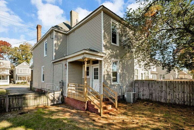 Building Photo - 527 W 26th St