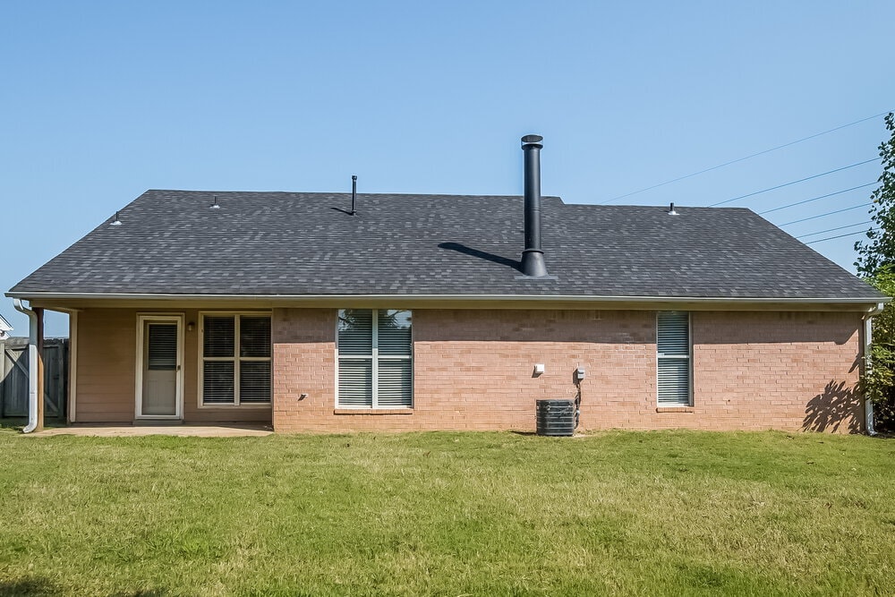 Building Photo - 10173 Oak Run Dr S