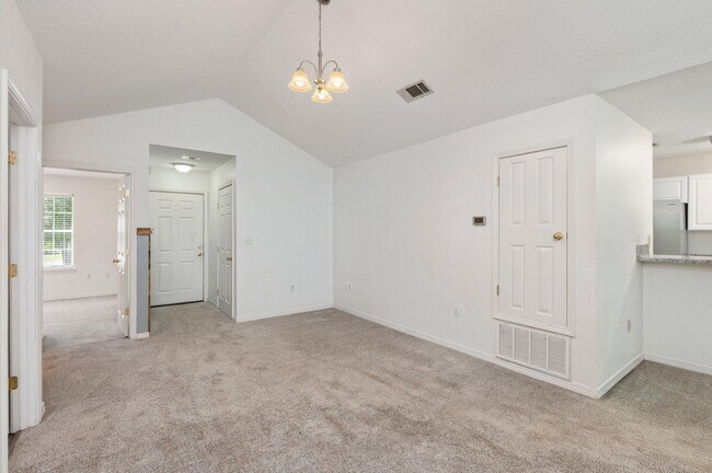 Building Photo - 2955 Sholtz Ave