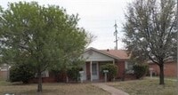 Building Photo - 2 bedroom, 1 bath