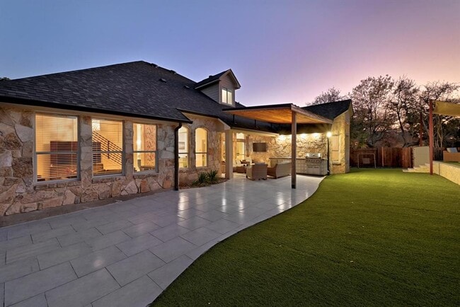 Building Photo - 131 Eaton Ln