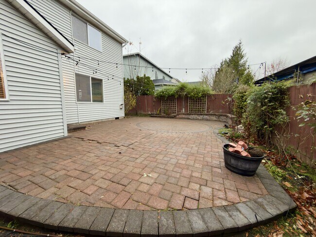 Building Photo - 5124 NW Crady Ln