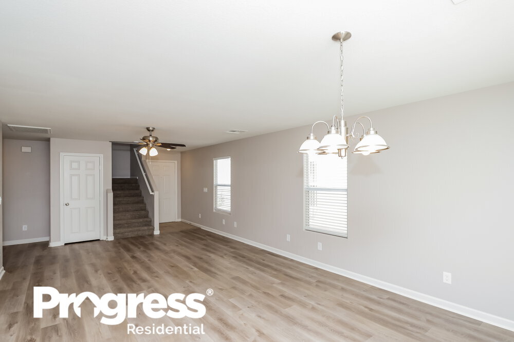 Building Photo - 9522 Green Spruce St