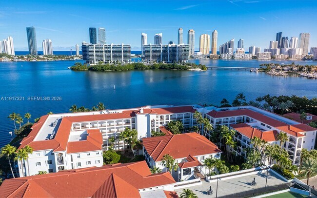 Building Photo - 3255 NE 184th St