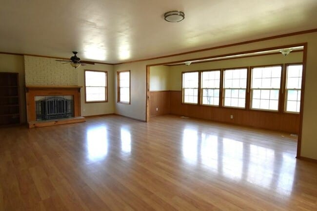 Building Photo - 2422 Wiard St