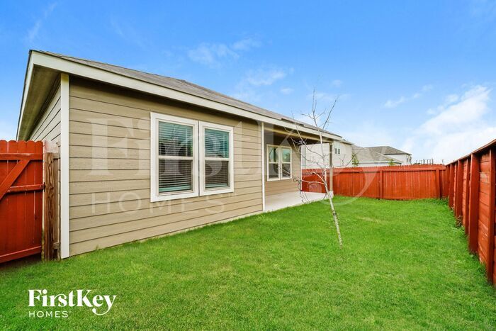 Building Photo - 4835 Hallies Gdn