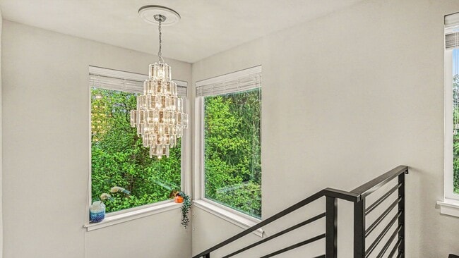 Building Photo - Modern Corner Townhome with Split AC & 2-Car Garage Near Alderwood Mall