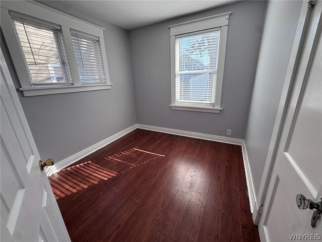 Building Photo - 55 Parkwood Ave