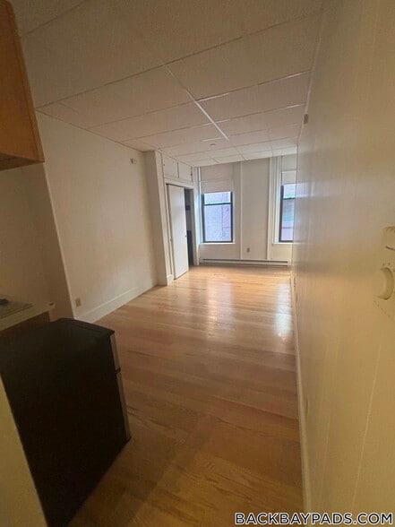 Building Photo - 272 Newbury St