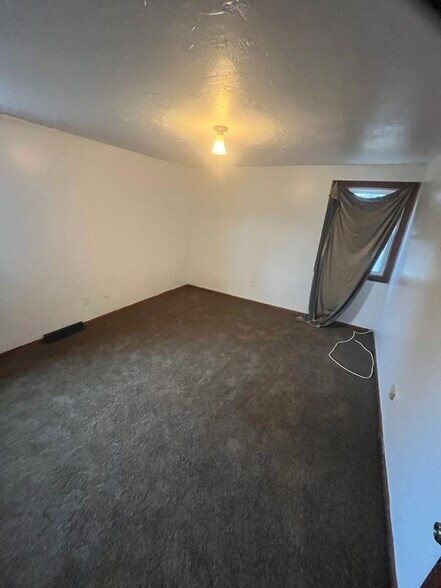 Building Photo - 31 Bossi Ave