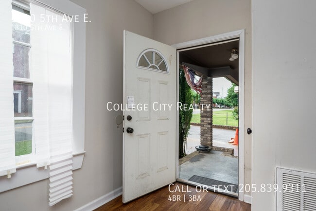 Building Photo - 1810 5th E Ave