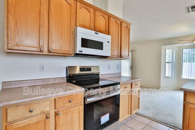 Building Photo - 515 N Aletta