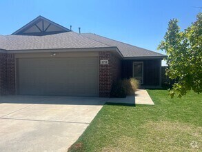 Building Photo - 3 bedroom 2 bathroom 2 car garage in Coope...