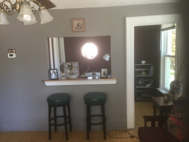 Building Photo - 1503 N Jefferson St