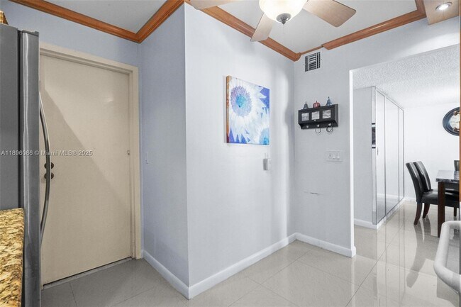 Building Photo - 2101 S Ocean Dr