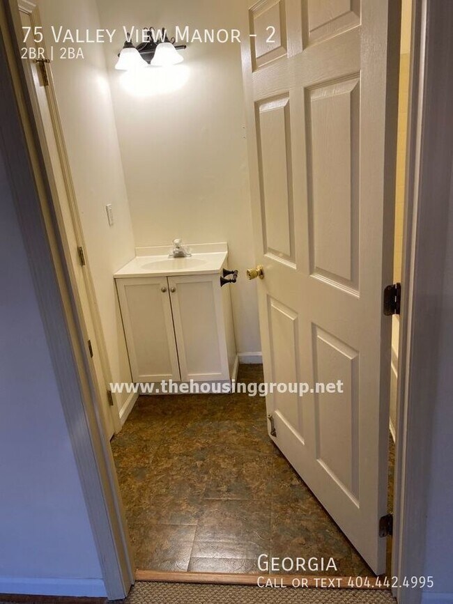 Building Photo - 75 Valley View Manor Dr