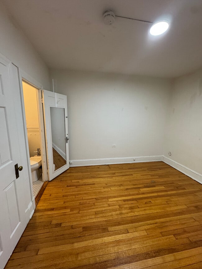 Building Photo - 107 W Monument St