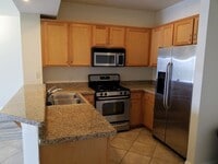 Building Photo - Gaslamp 1 bedroom with View, Wood floors, ...