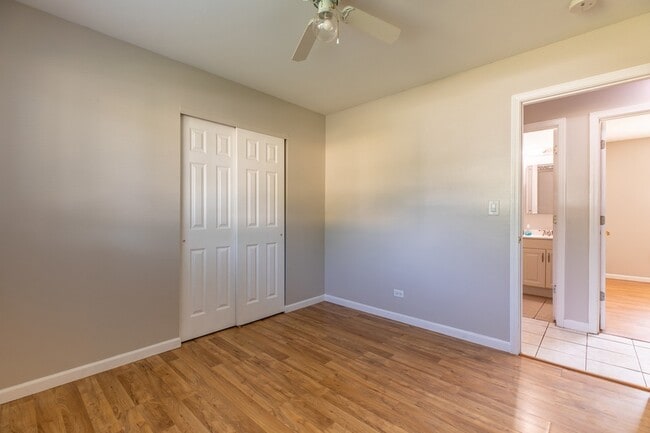 Building Photo - 6847 Hawthorne Ln