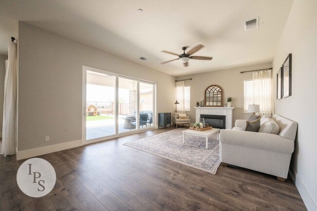 Building Photo - Madera Tesoro Viejo - Beautiful Hillside Village 2-Story Home, 4BR/3BA, SOLAR, Community Pool + L...