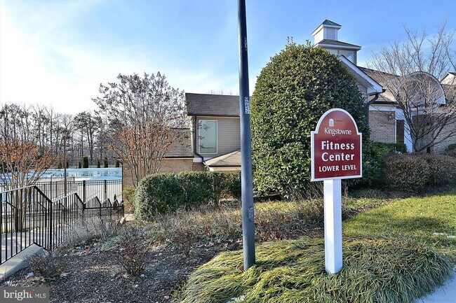 Building Photo - 6533 Grange Ln