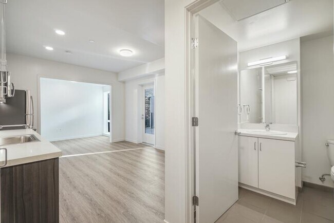 Building Photo - 2124 Bancroft Way