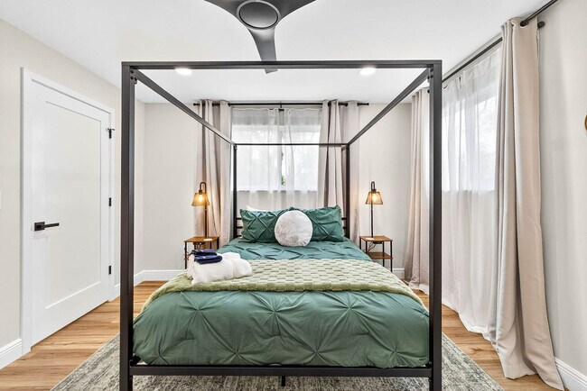 Building Photo - 319 Brentwood Dr